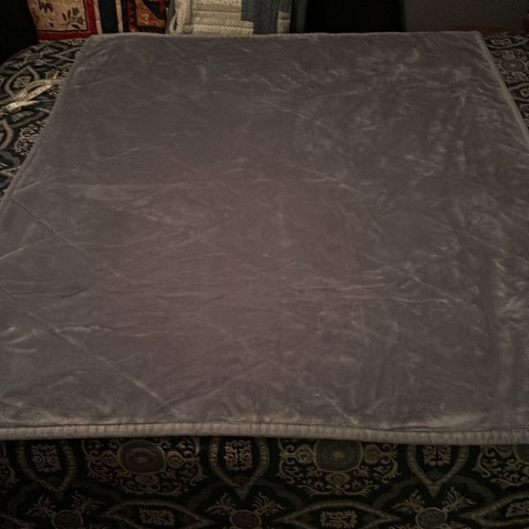 Sonoma faux mink feel light blue throw blanket with mink brown lining - Picture 2 of 4